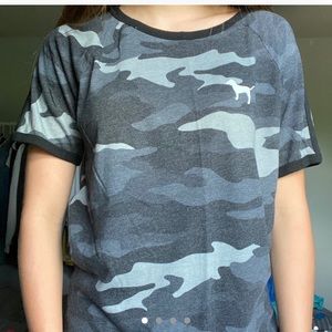 black/gray camo vs pink tee